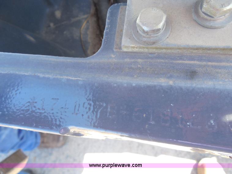 image for item I1366 2001 Ford TS100 tractor