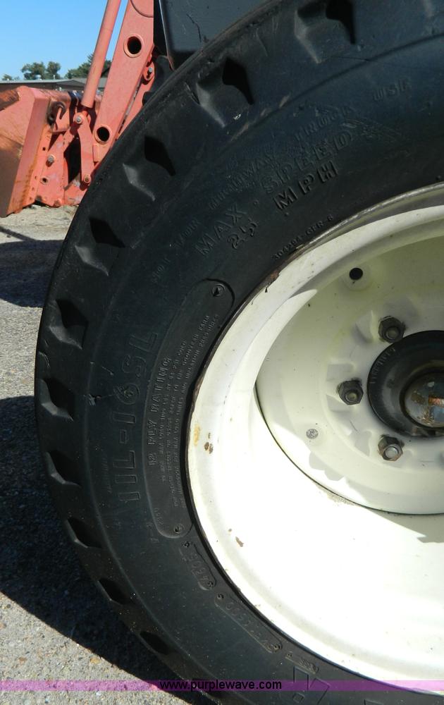 image for item I1366 2001 Ford TS100 tractor