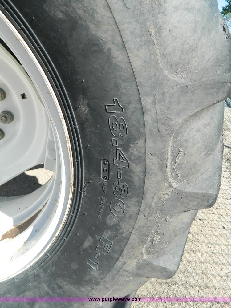 image for item I1366 2001 Ford TS100 tractor