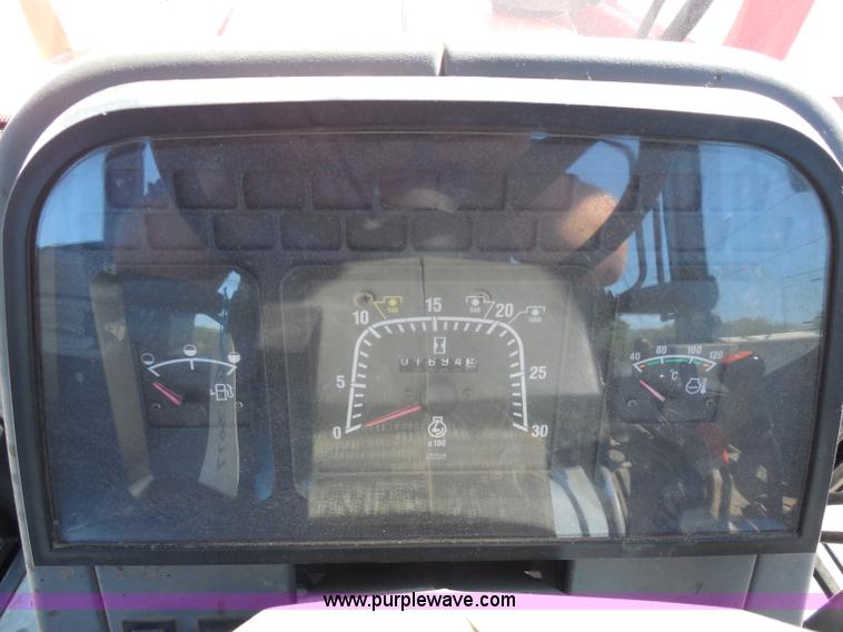 image for item I1367 1998 Ford 7740SL tractor