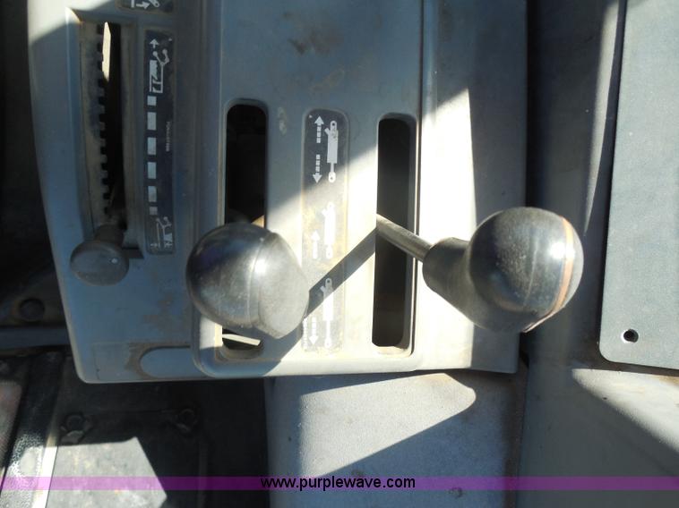 image for item I1367 1998 Ford 7740SL tractor