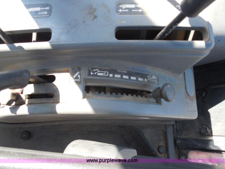 image for item I1367 1998 Ford 7740SL tractor