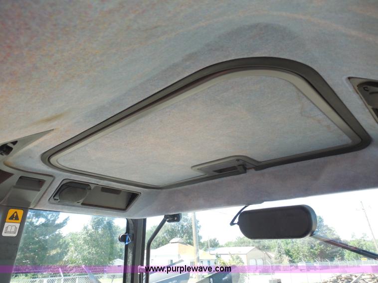 image for item I1367 1998 Ford 7740SL tractor