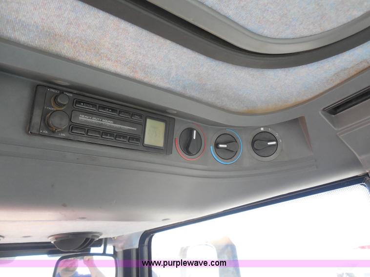 image for item I1368 1998 Ford 7740SL MFWD tractor