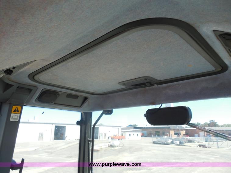 image for item I1368 1998 Ford 7740SL MFWD tractor