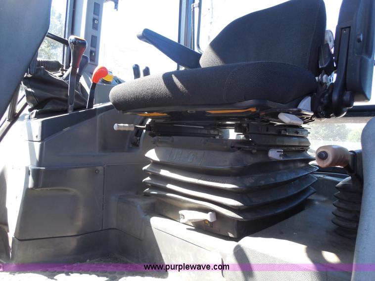 image for item I1369 1998 Ford 7740SL MFWD tractor