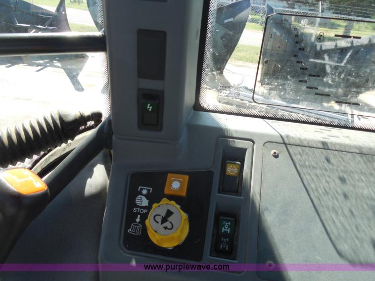 image for item I1369 1998 Ford 7740SL MFWD tractor