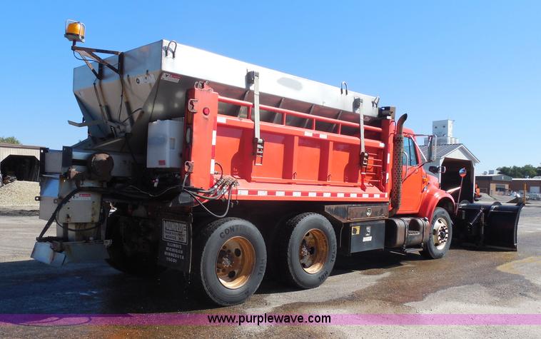 image for item I1373 1999 International 4900 dump truck