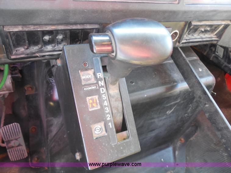 image for item I1373 1999 International 4900 dump truck