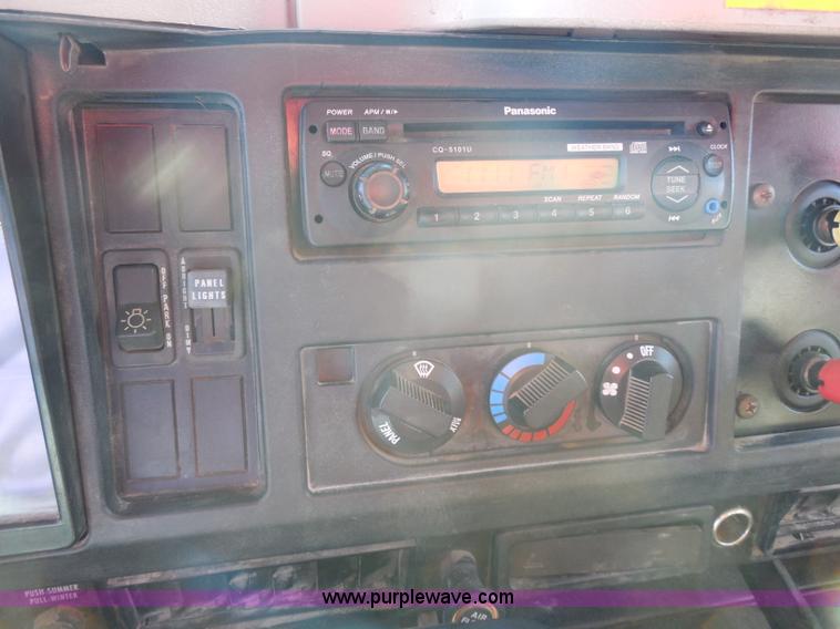 image for item I1373 1999 International 4900 dump truck