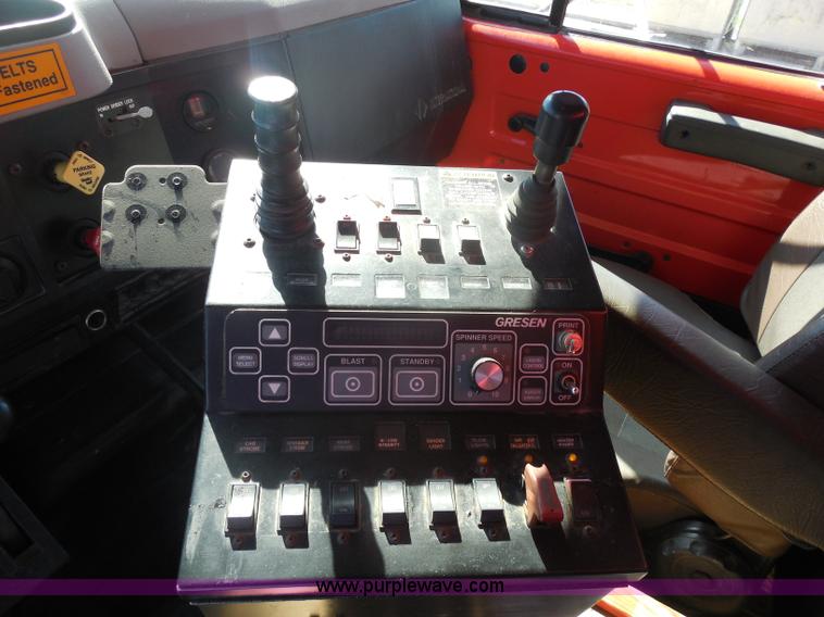 image for item I1373 1999 International 4900 dump truck