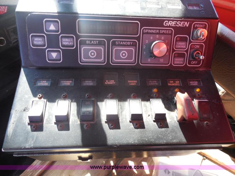 image for item I1373 1999 International 4900 dump truck