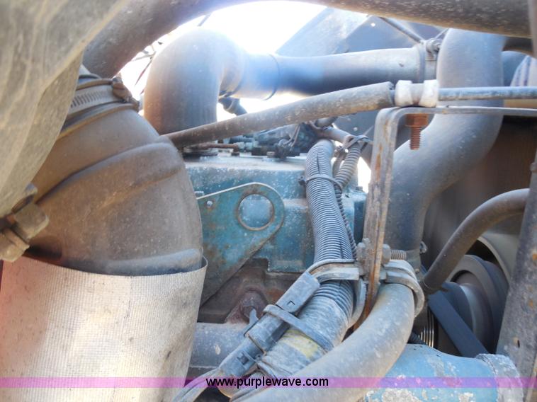 image for item I1373 1999 International 4900 dump truck