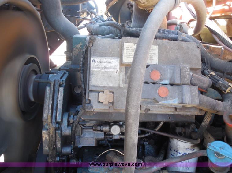 image for item I1373 1999 International 4900 dump truck