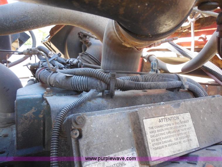 image for item I1373 1999 International 4900 dump truck