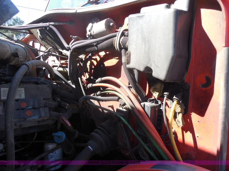 image for item I1373 1999 International 4900 dump truck