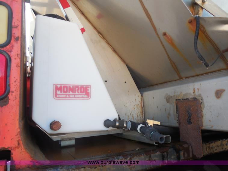 image for item I1373 1999 International 4900 dump truck