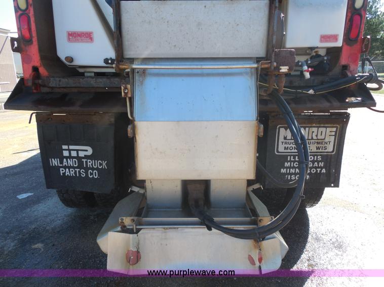 image for item I1373 1999 International 4900 dump truck