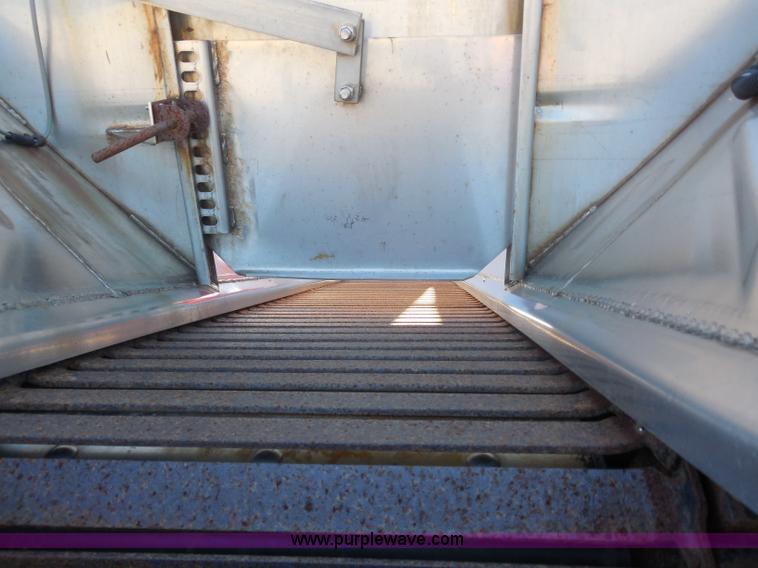 image for item I1373 1999 International 4900 dump truck