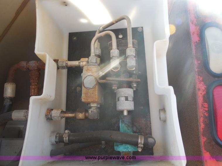 image for item I1373 1999 International 4900 dump truck