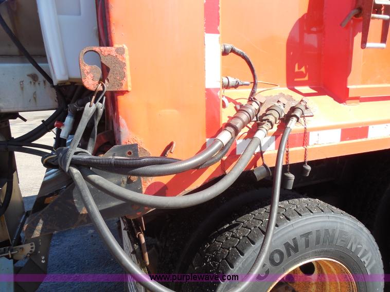 image for item I1373 1999 International 4900 dump truck