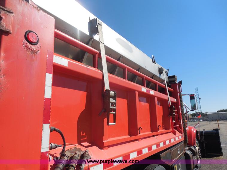 image for item I1373 1999 International 4900 dump truck