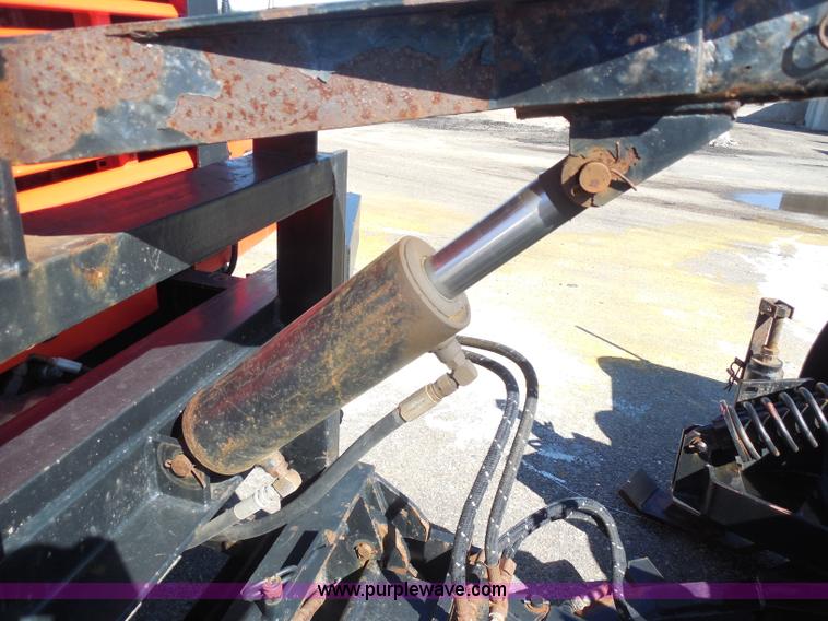 image for item I1373 1999 International 4900 dump truck