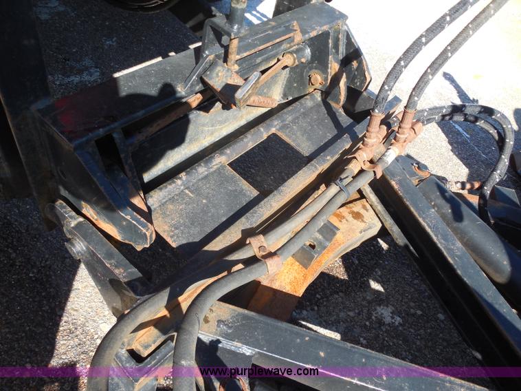 image for item I1373 1999 International 4900 dump truck