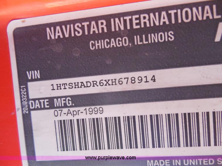 image for item I1373 1999 International 4900 dump truck