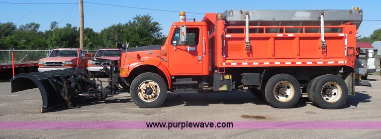 image for item I1374 1999 International 4900 dump truck