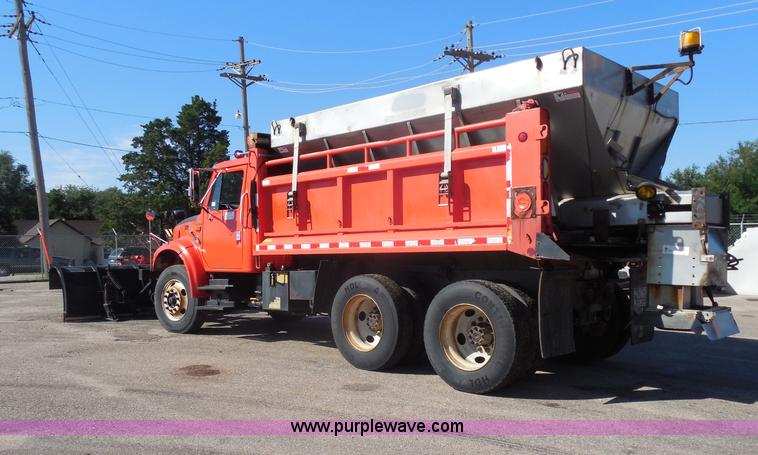 image for item I1374 1999 International 4900 dump truck