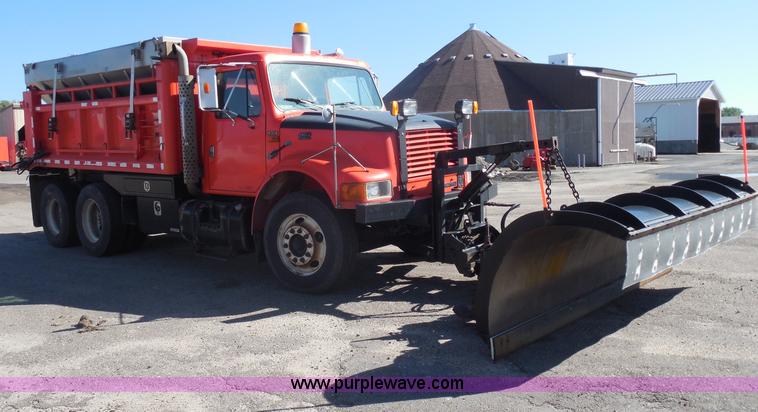 image for item I1374 1999 International 4900 dump truck