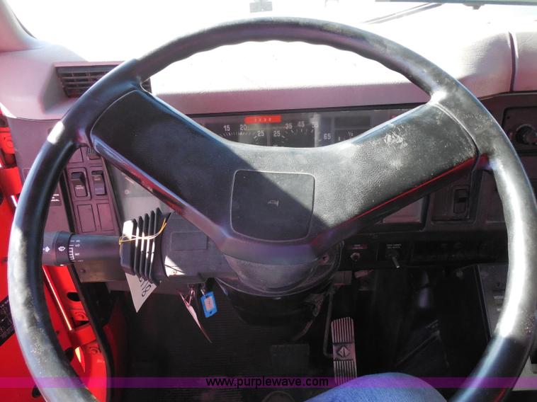 image for item I1374 1999 International 4900 dump truck