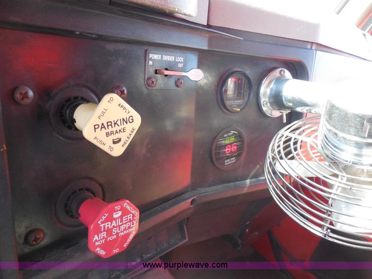 image for item I1374 1999 International 4900 dump truck