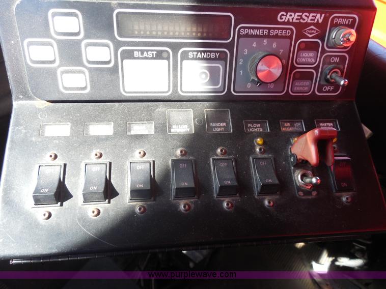 image for item I1374 1999 International 4900 dump truck