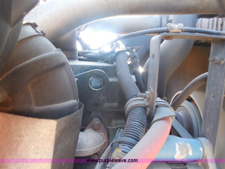 image for item I1374 1999 International 4900 dump truck