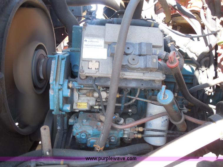 image for item I1374 1999 International 4900 dump truck