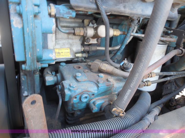 image for item I1374 1999 International 4900 dump truck