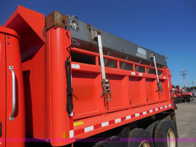 image for item I1374 1999 International 4900 dump truck