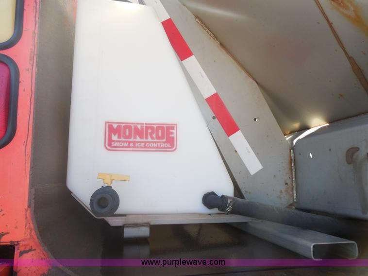 image for item I1374 1999 International 4900 dump truck