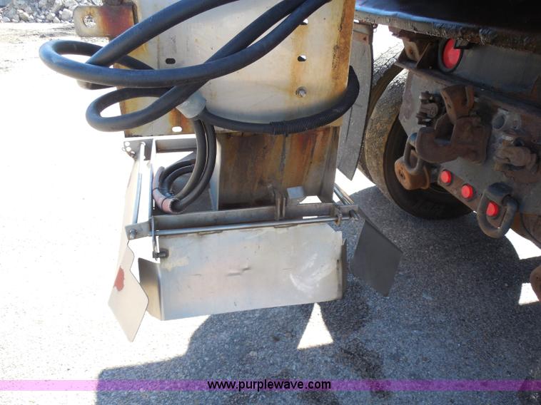 image for item I1374 1999 International 4900 dump truck