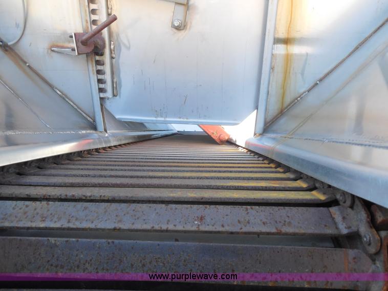 image for item I1374 1999 International 4900 dump truck