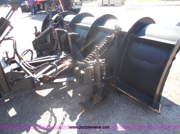 image for item I1374 1999 International 4900 dump truck