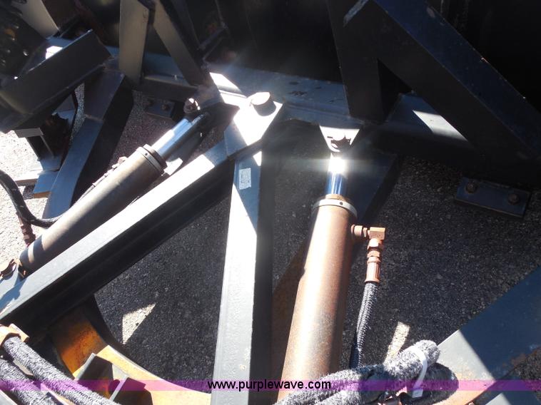 image for item I1374 1999 International 4900 dump truck