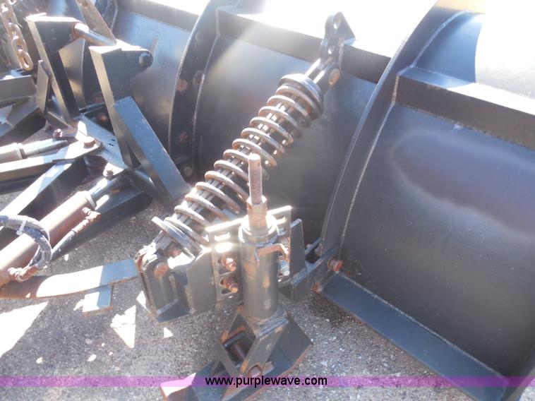 image for item I1374 1999 International 4900 dump truck