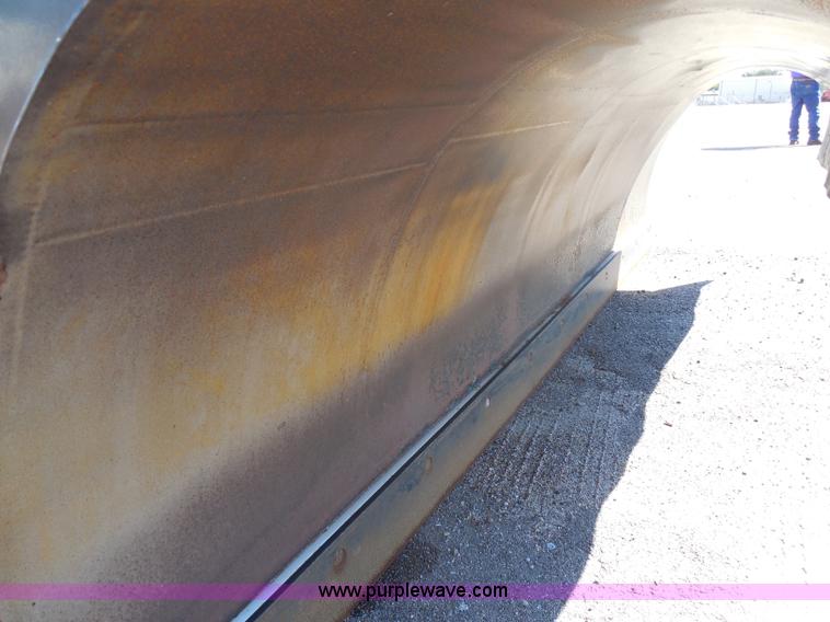 image for item I1374 1999 International 4900 dump truck