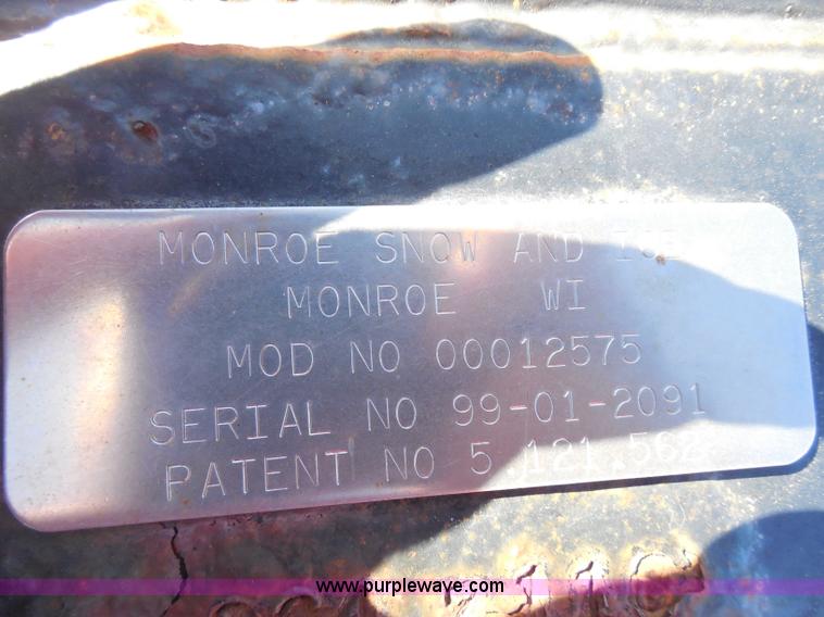 image for item I1374 1999 International 4900 dump truck