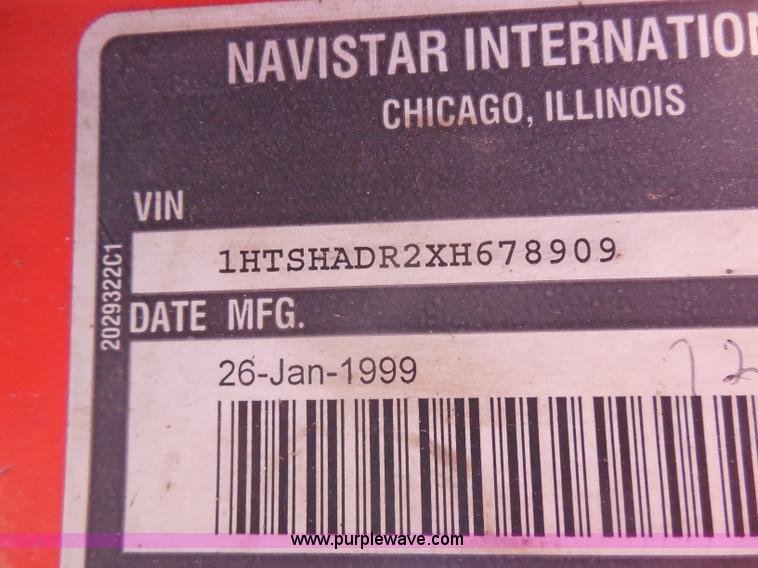 image for item I1374 1999 International 4900 dump truck