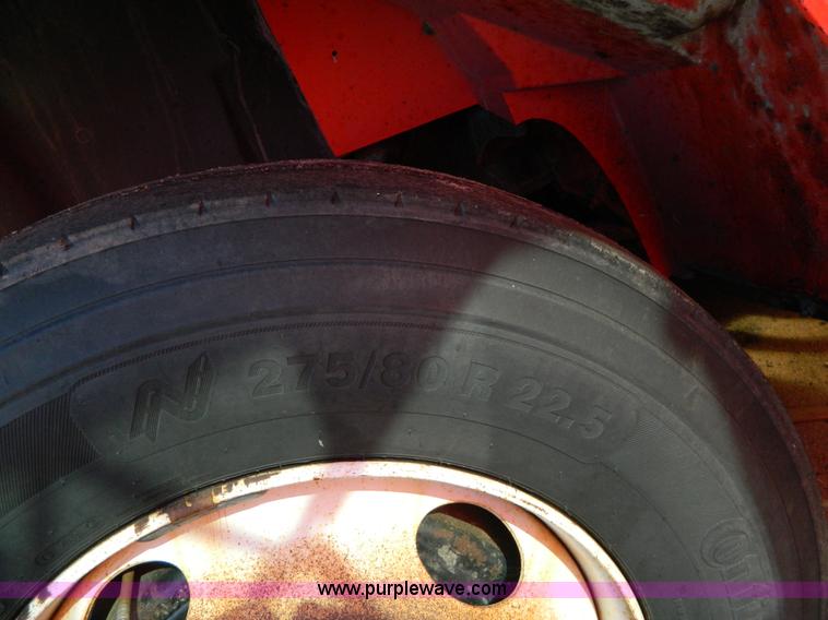 image for item I1374 1999 International 4900 dump truck