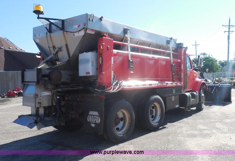 image for item I1375 1999 International 4900 dump truck